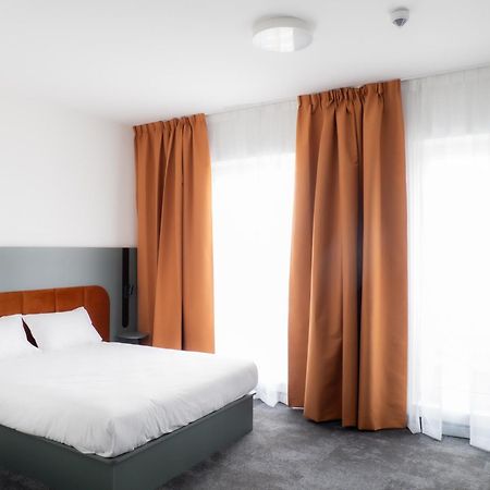 B&B Hotel Leszno Лешно Екстериор снимка