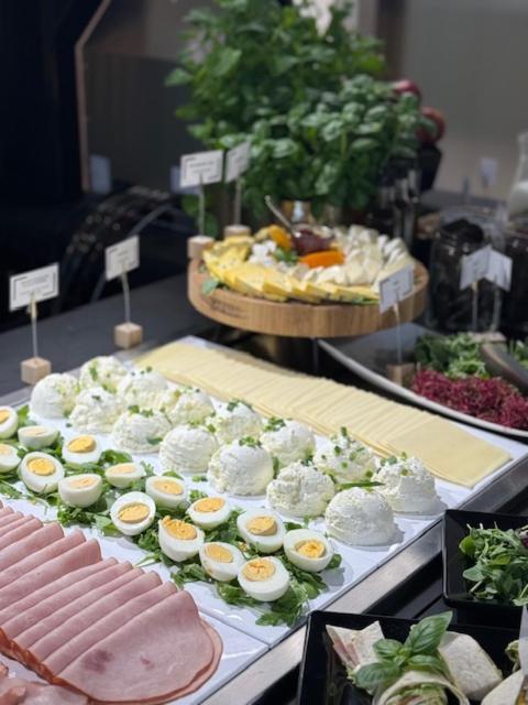 B&B Hotel Leszno Лешно Екстериор снимка