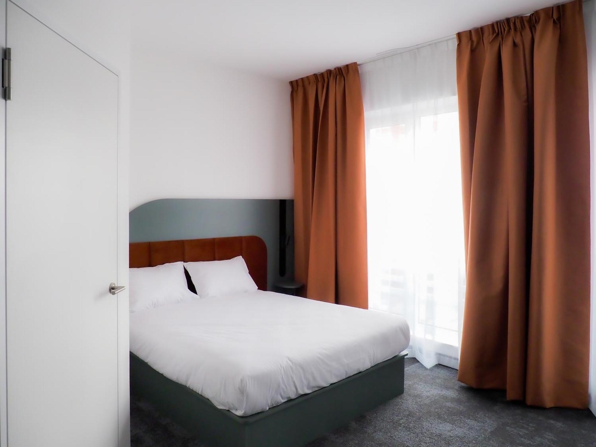 B&B Hotel Leszno Лешно Екстериор снимка